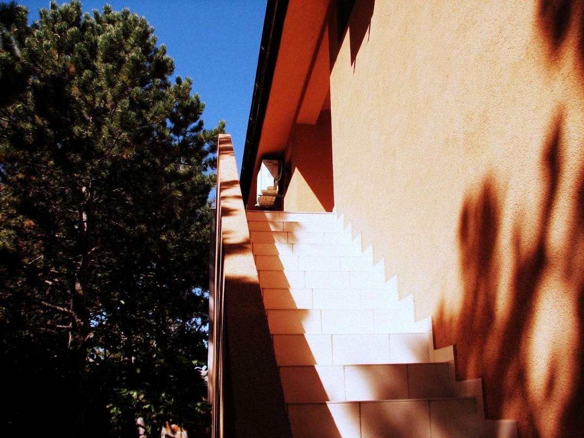 Apartments Lili Baška Екстериор снимка